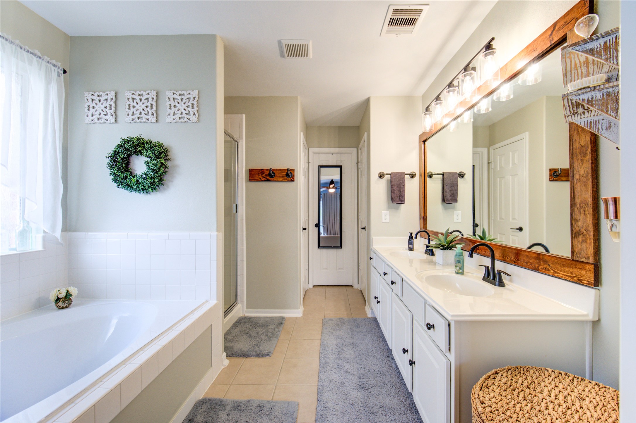 5416 Lilac Grove Ln Property Photo 18