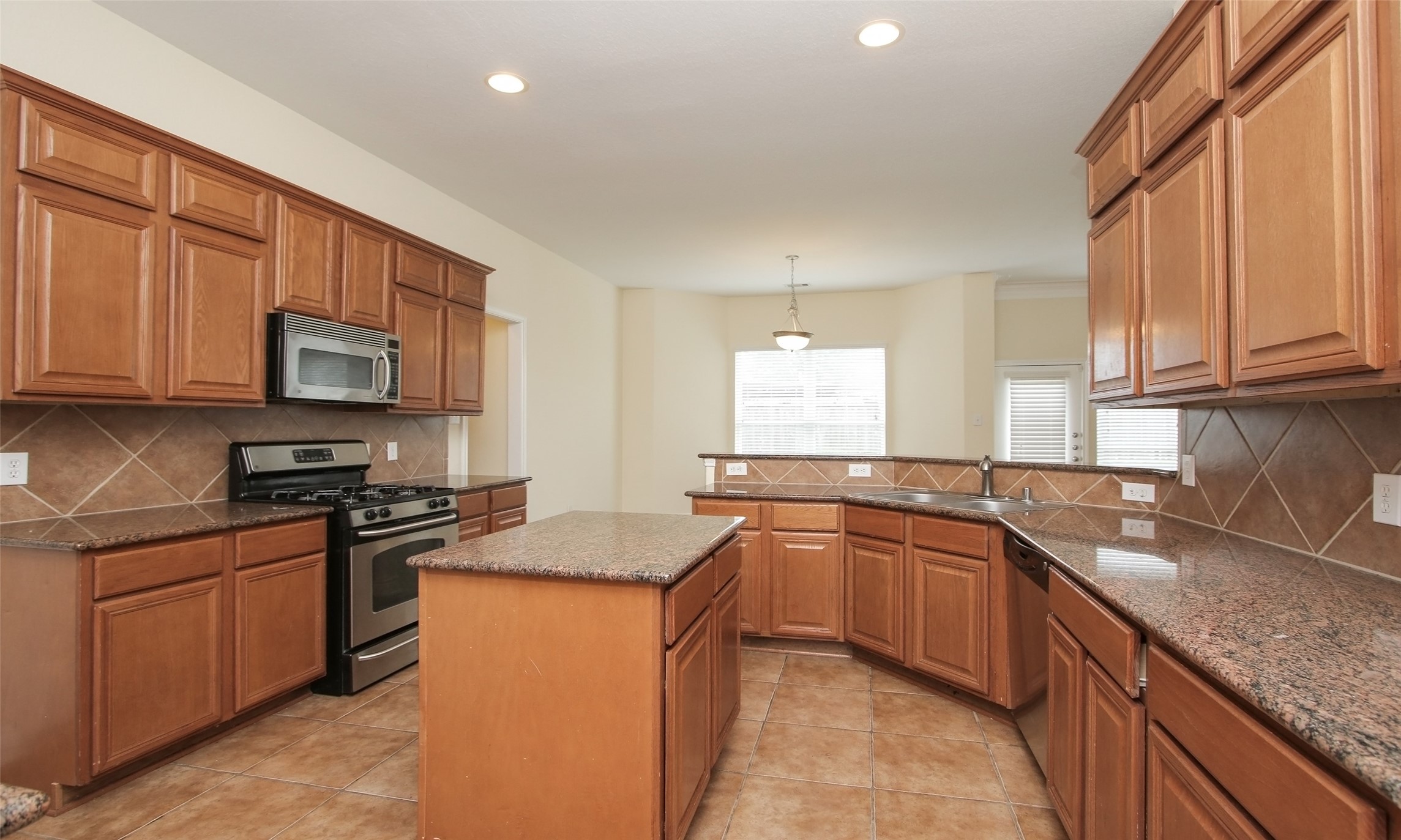 19114 Berkshire Oak Street Property Photo 1