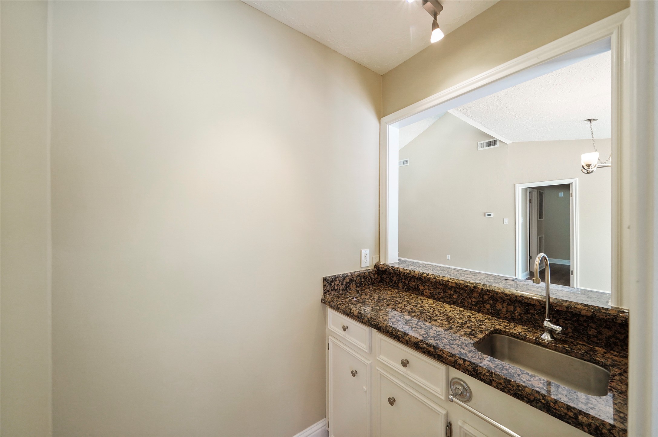 3602 Cobleskill Court Property Photo 14