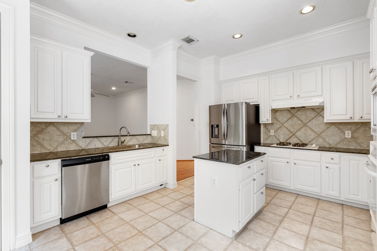 5913 Dolores Street B Property Photo 14