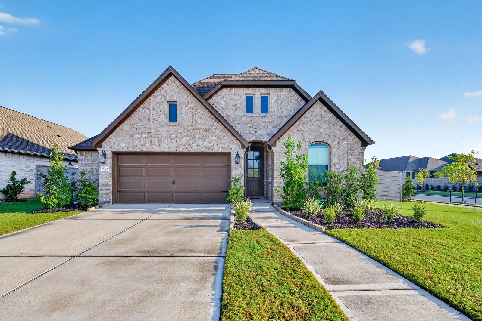 2419 Honeyberry Shrub Drive Property Photo 1