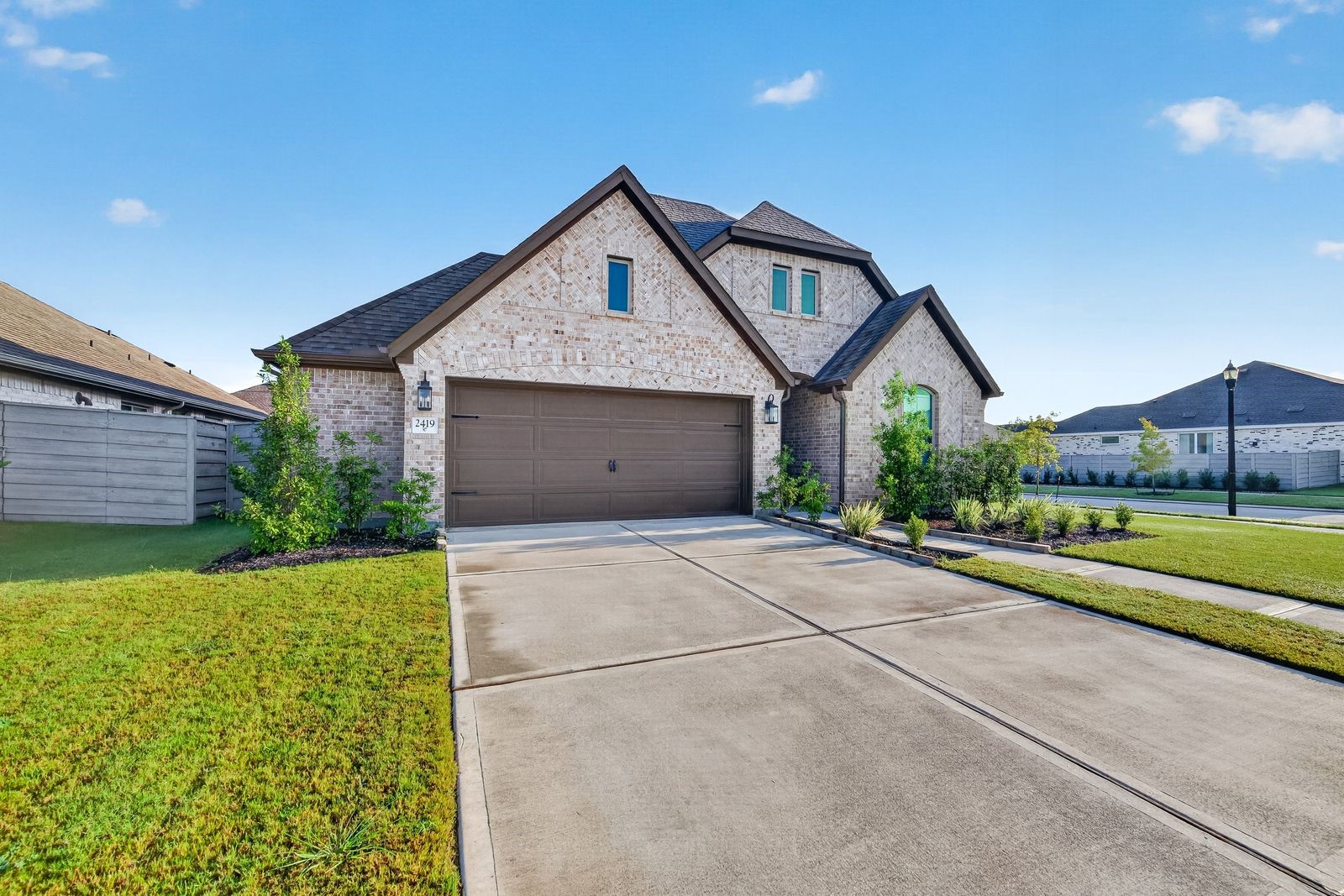 2419 Honeyberry Shrub Drive Property Photo 2
