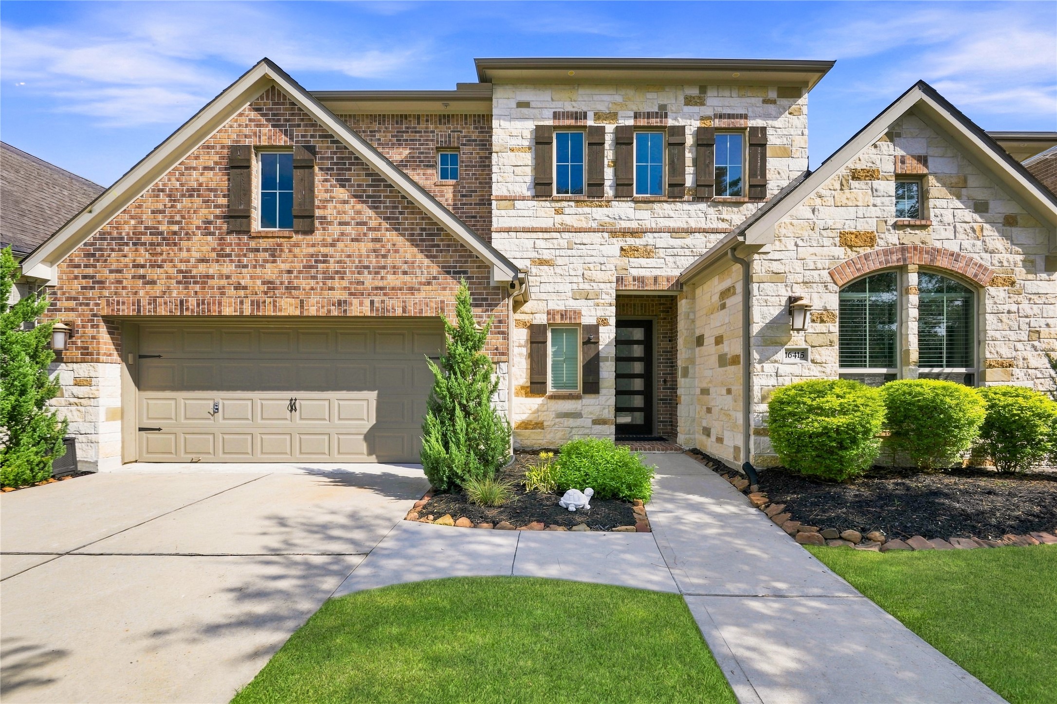 16415 Whiteoak Canyon Drive