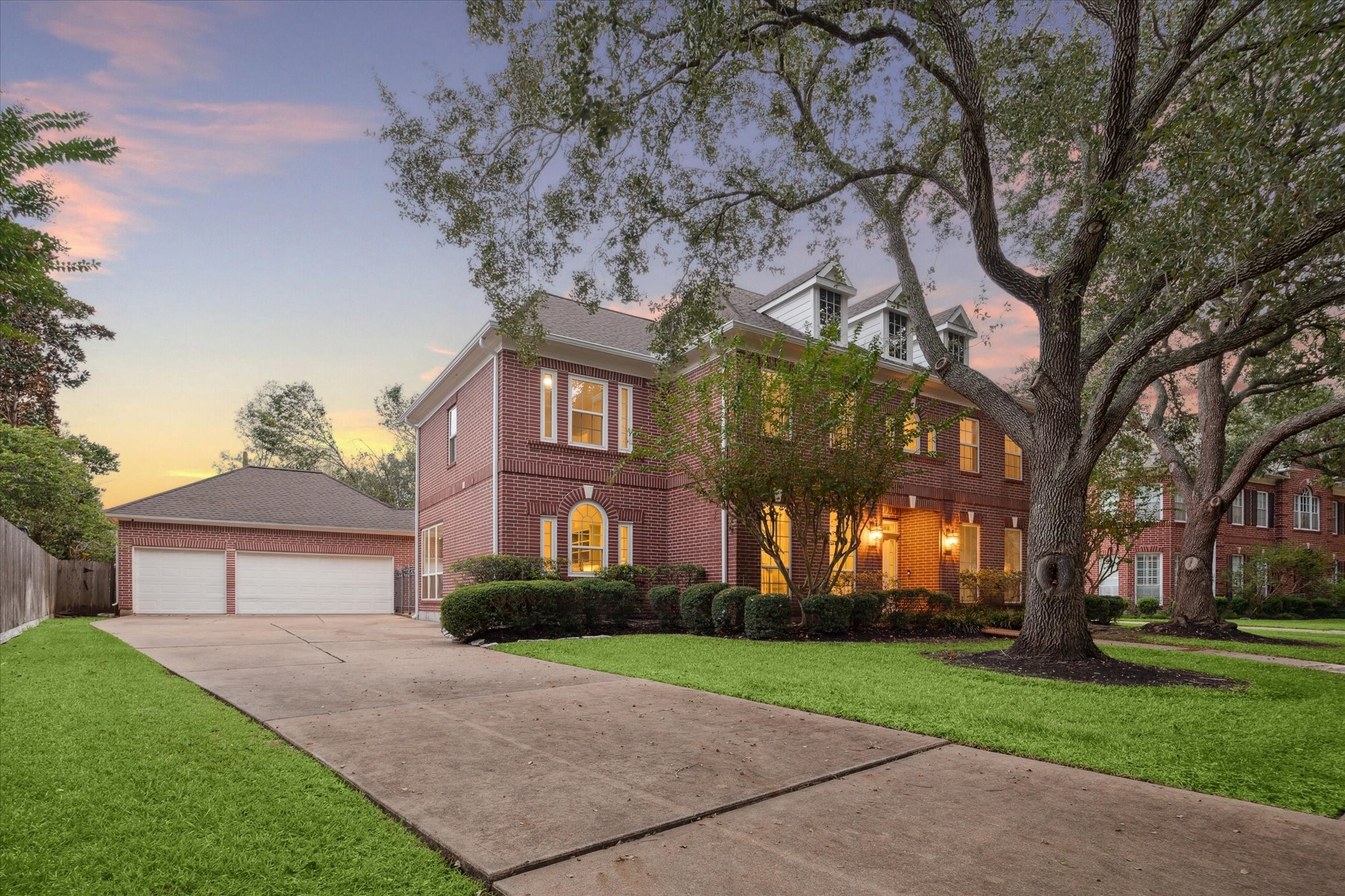 3111 Oakmont Drive Property Photo 3