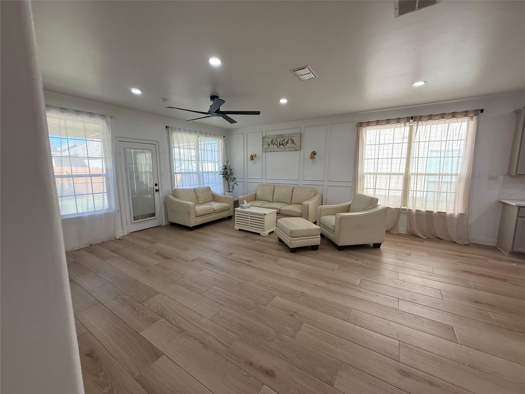 13027 Stags Leap Property Photo 7