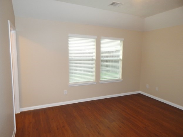 19146 Sandelford Drive Property Photo 7