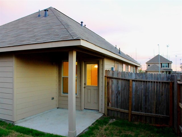 19146 Sandelford Drive Property Photo 12