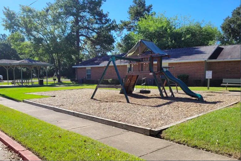 2050 S Byrd Avenue Property Photo 3