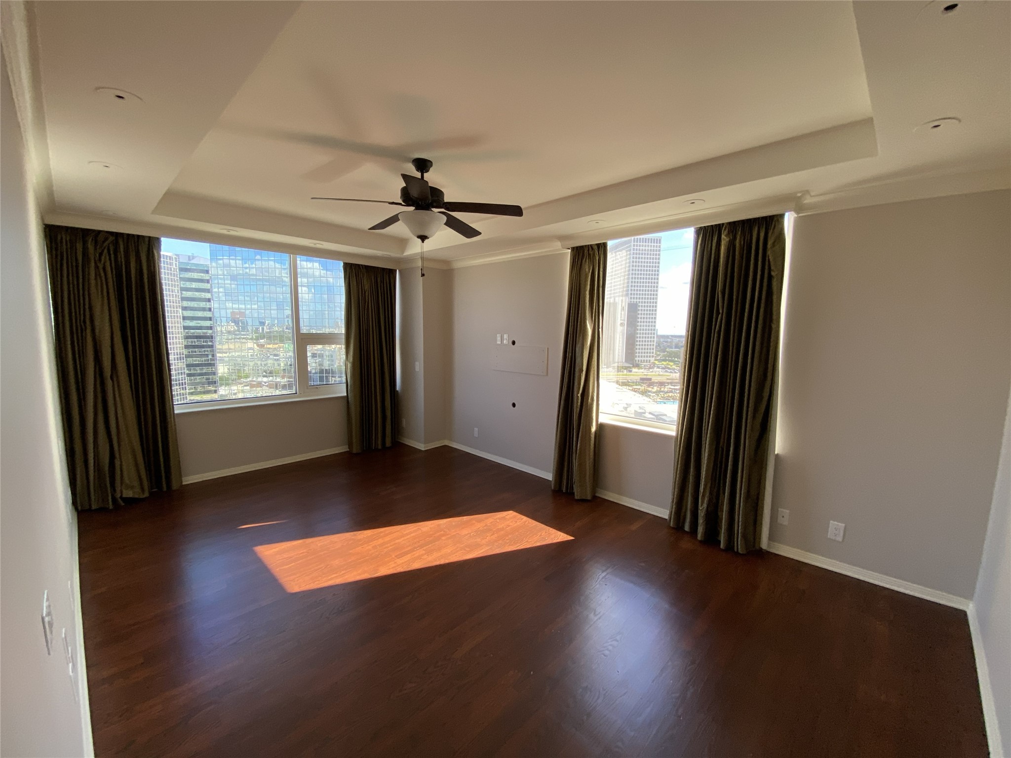 14 Greenway Plaza 13r Property Photo 6