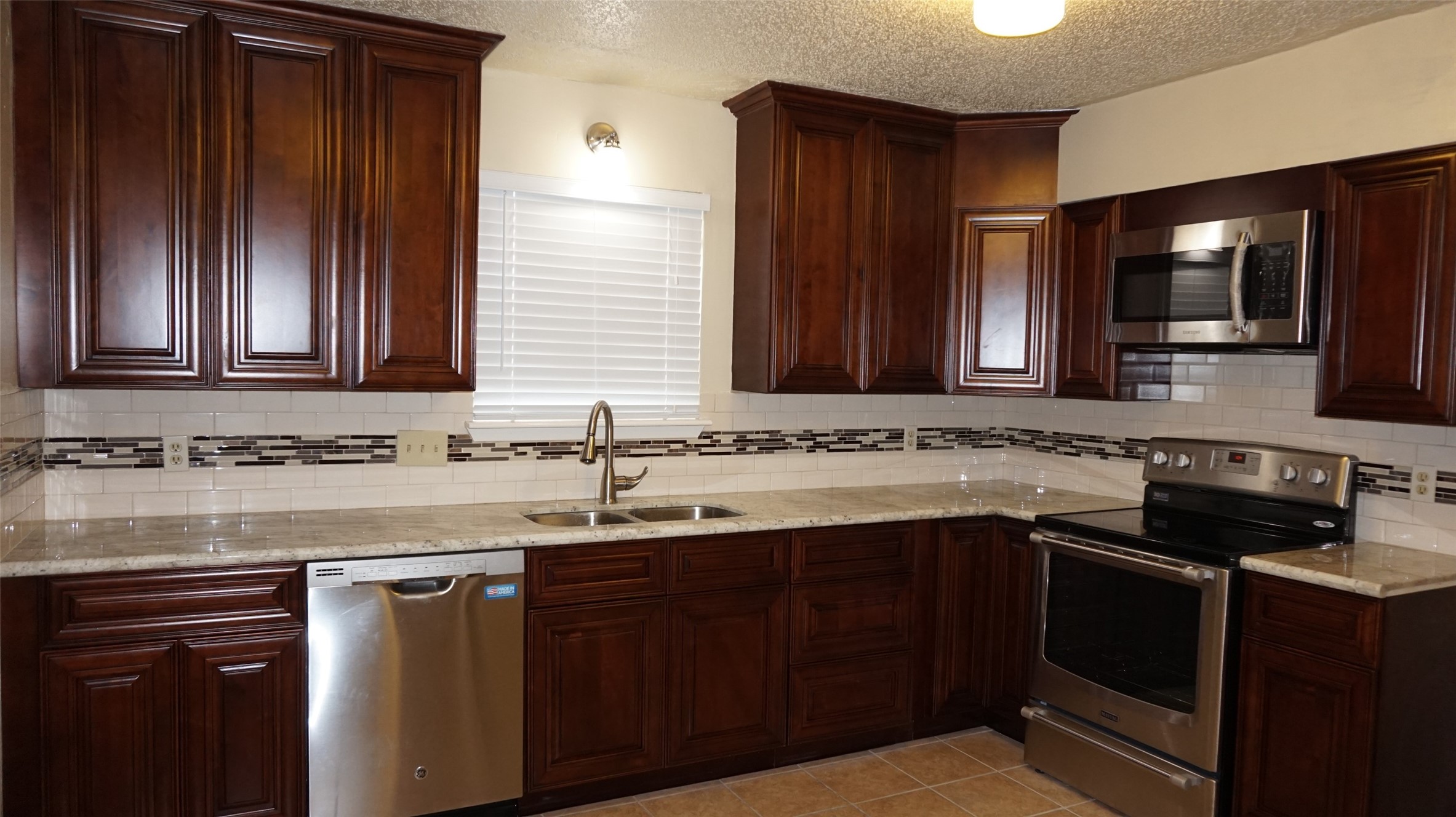9217 Carousel Lane Property Photo 6