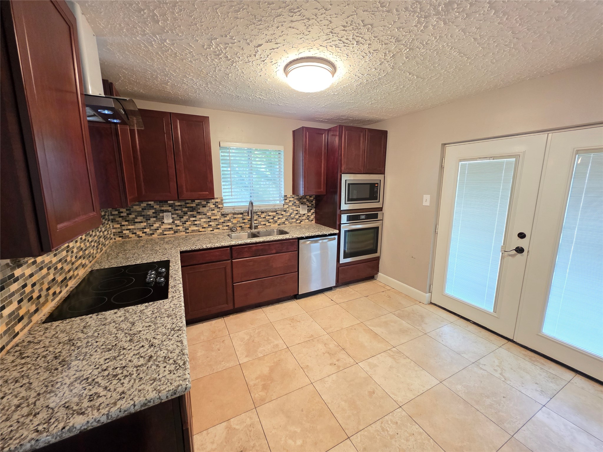 22543 Market Square Lane Property Photo 7