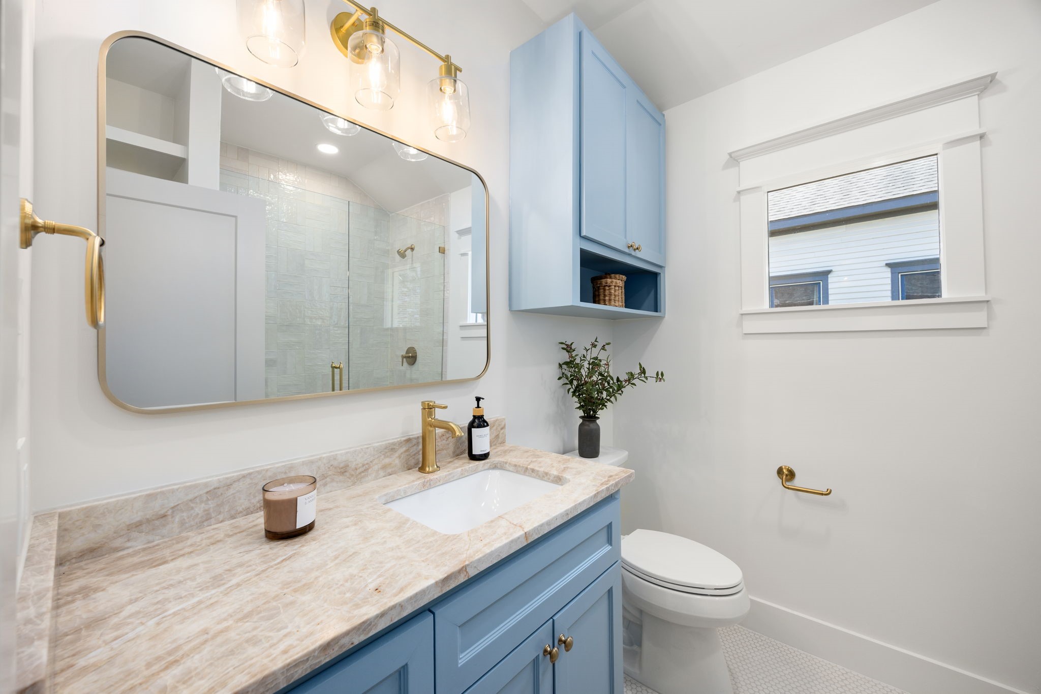 1528 Cortlandt Street Property Photo 26