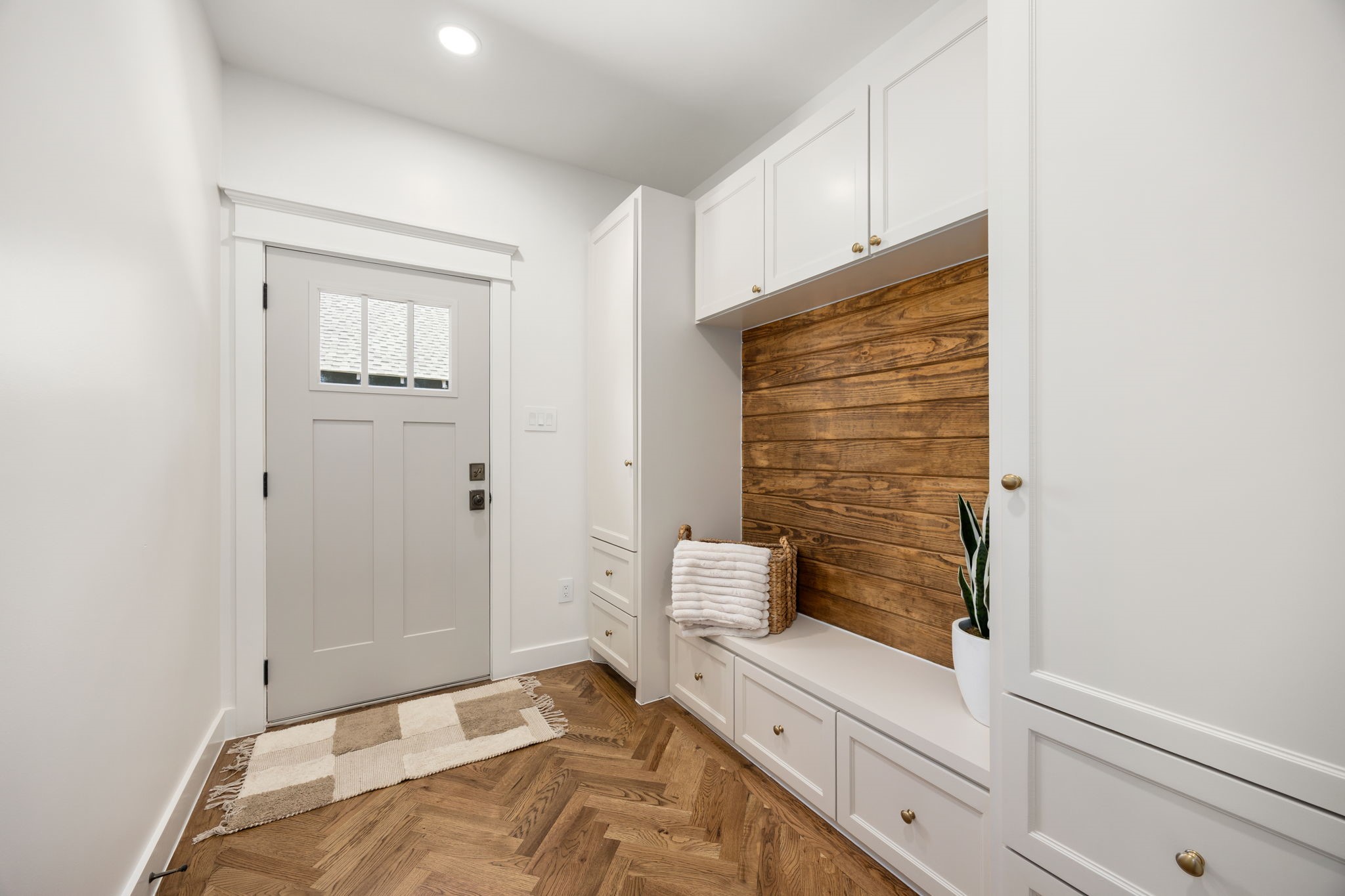 1528 Cortlandt Street Property Photo 30