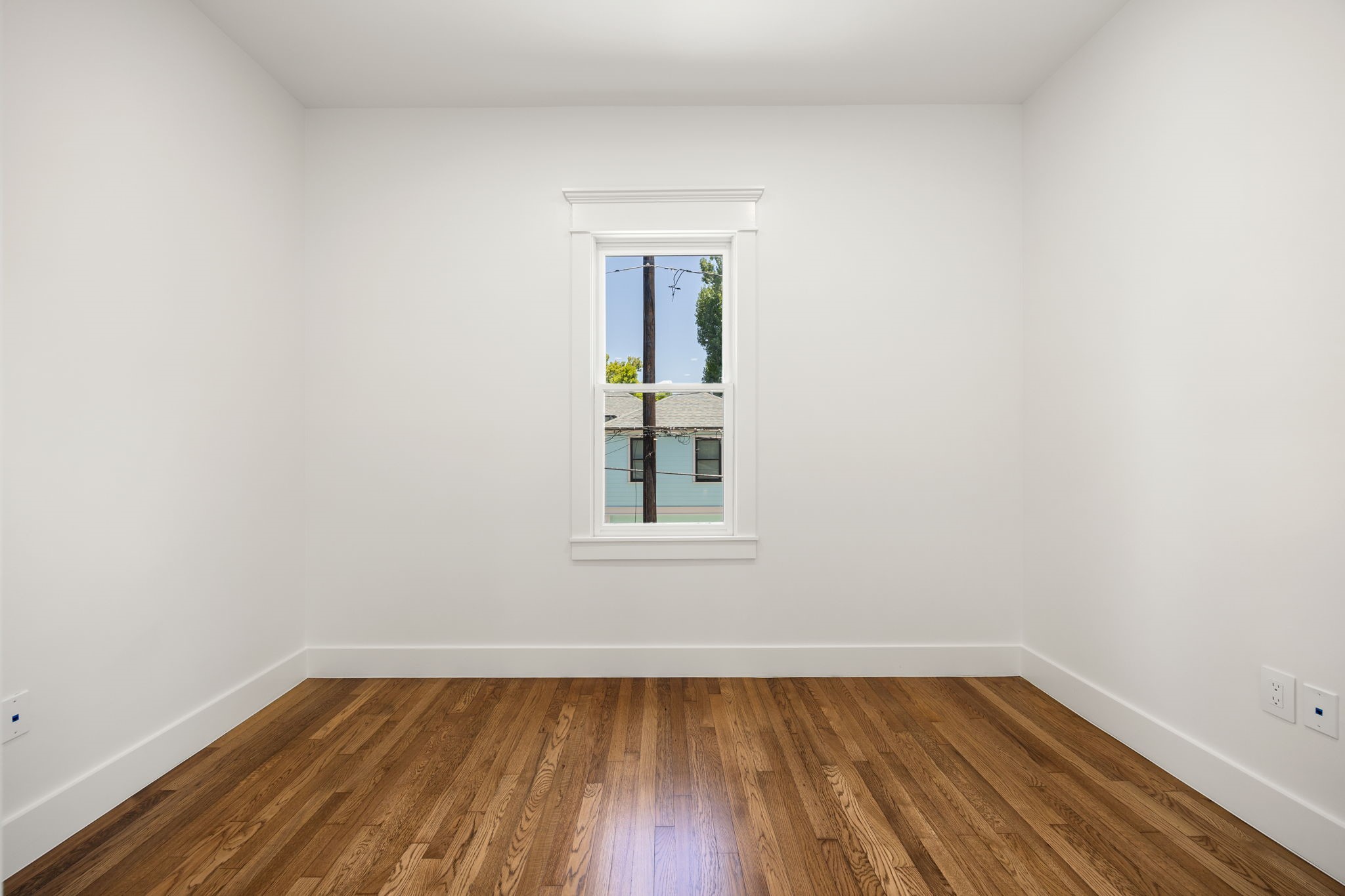 1528 Cortlandt Street Property Photo 34