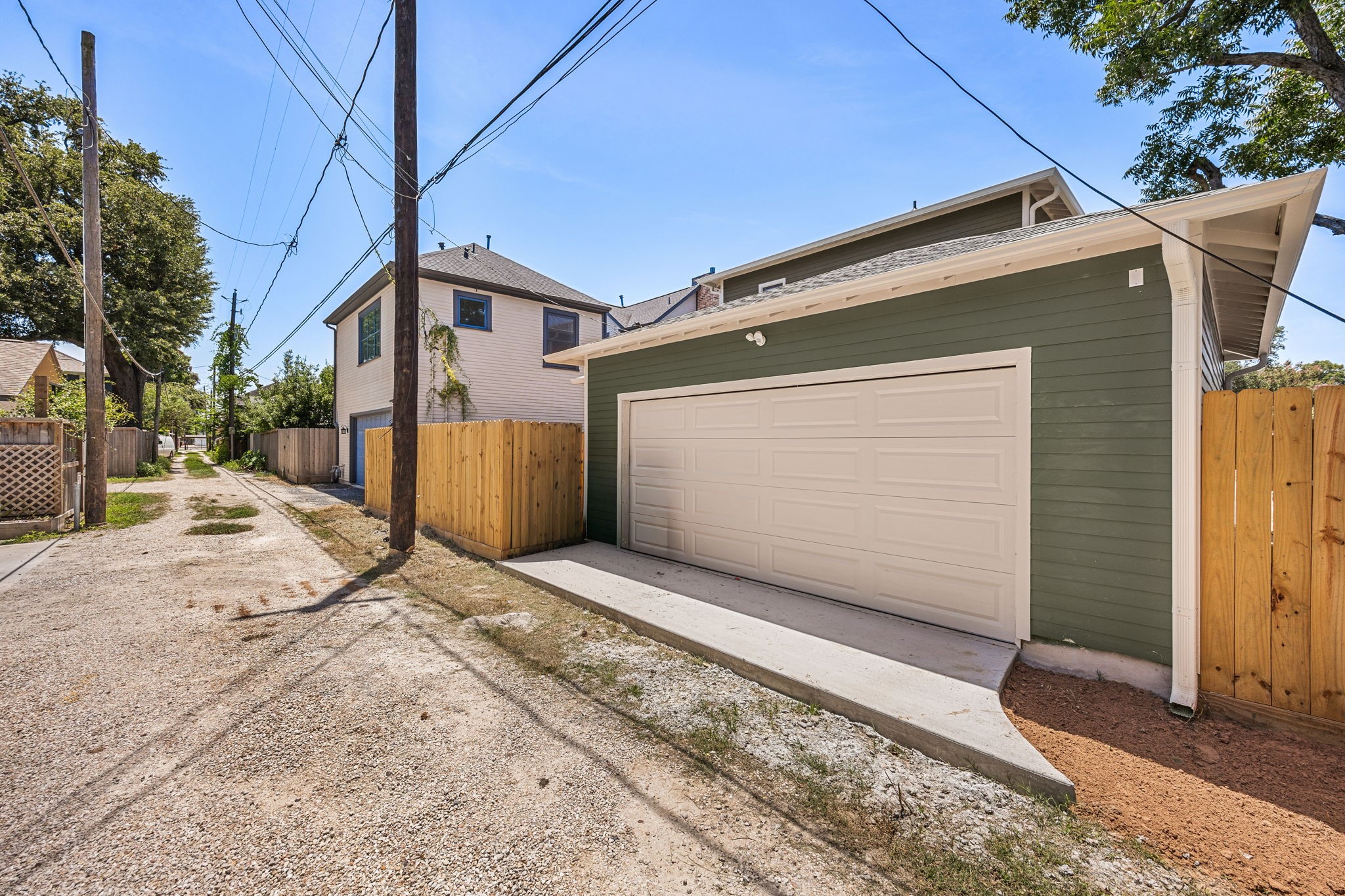 1528 Cortlandt Street Property Photo 41