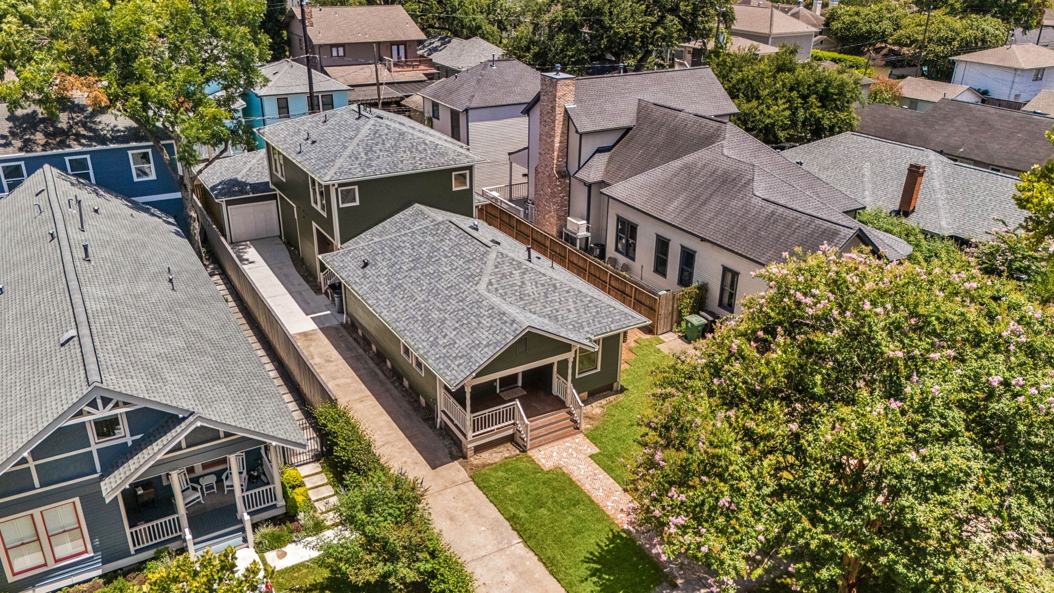 1528 Cortlandt Street Property Photo 47