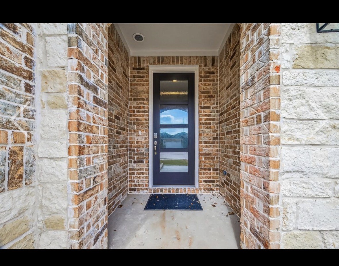426 Yellow Dandelion Lane Property Photo 4