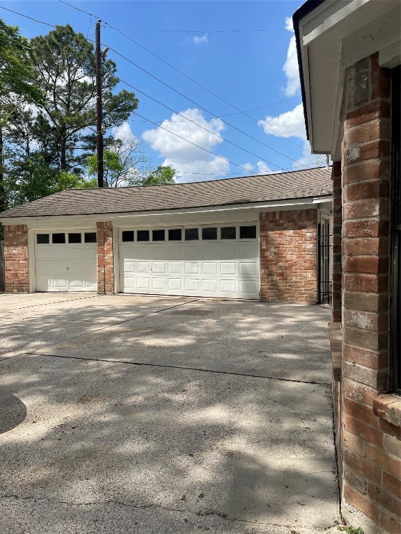 21122 Harvest Hill Lane Property Photo 2