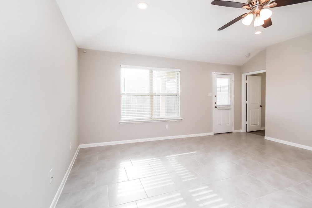 8419 Ideal Drive Property Photo 7