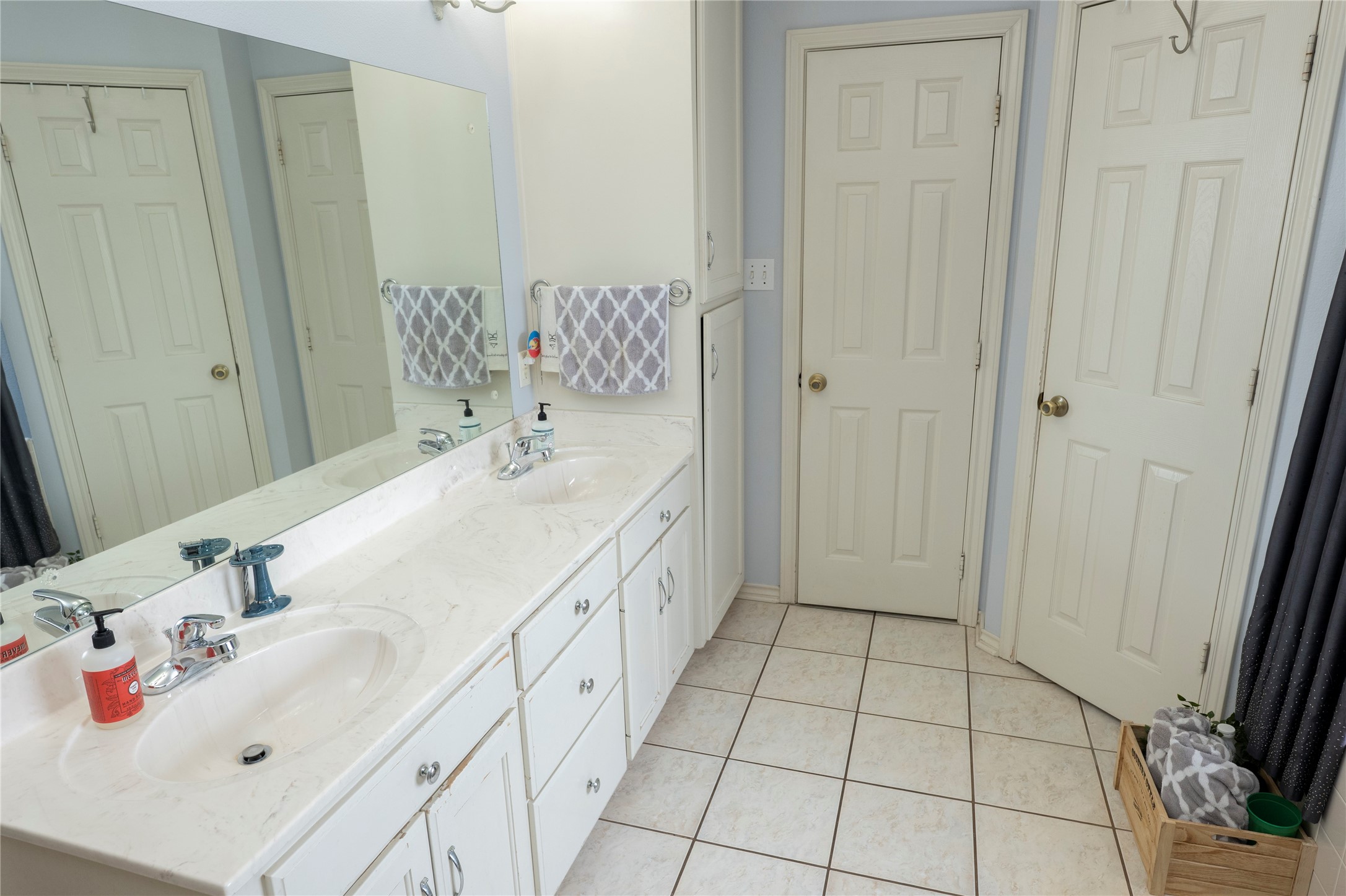 1608 Allison Street Property Photo 9