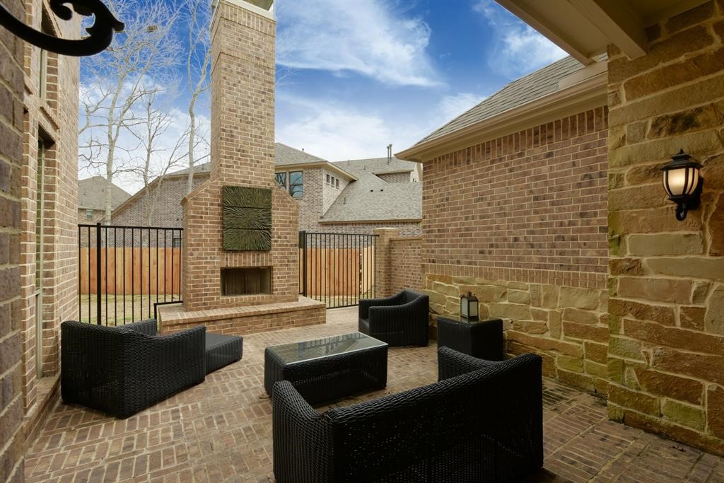 5218 Alden Springs Boulevard Property Photo 8