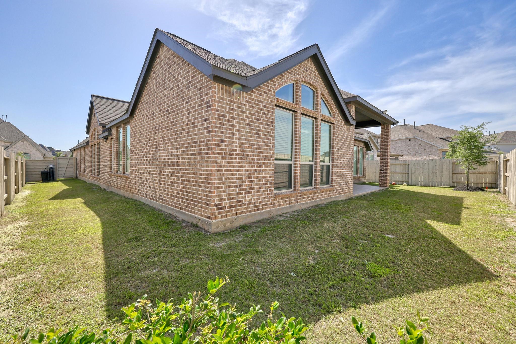 5014 Mulberry Shrubs Lane Property Photo 3