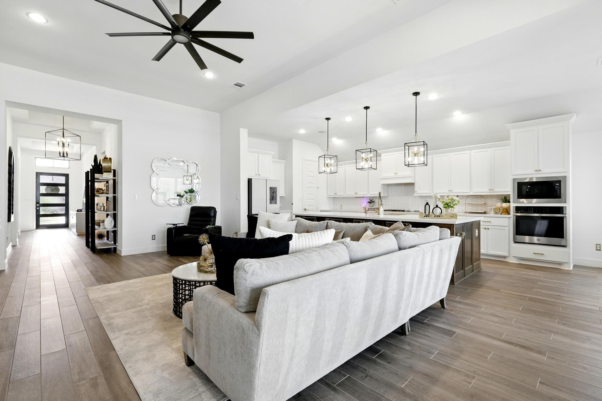 5014 Mulberry Shrubs Lane Property Photo 7