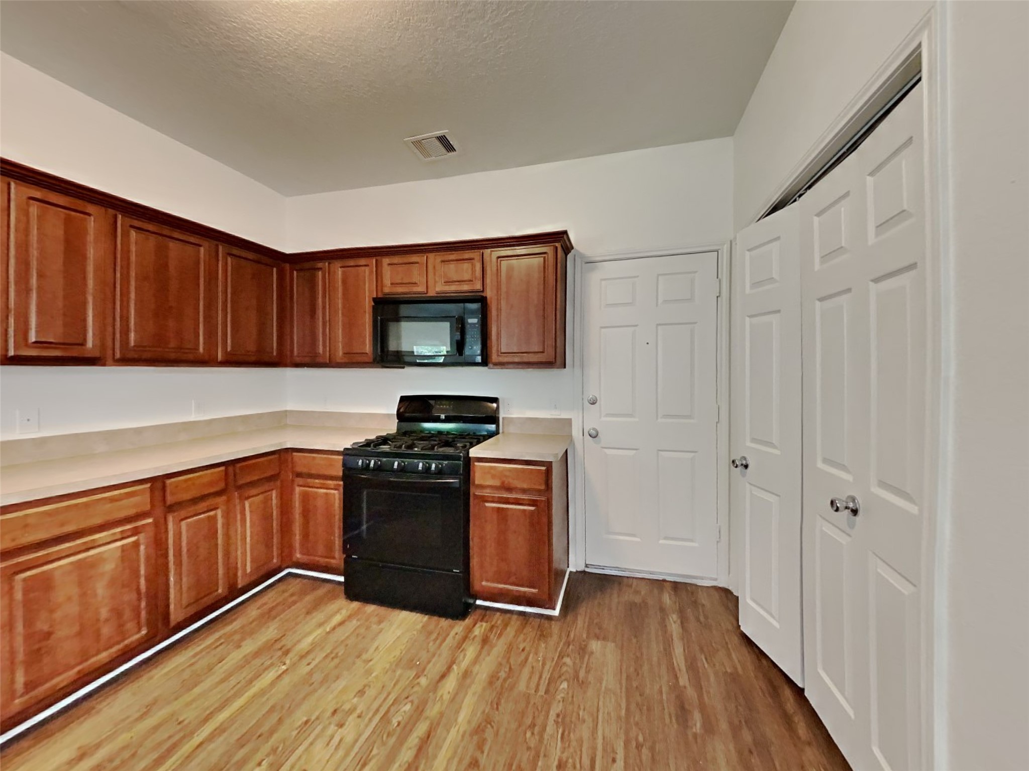 5702 Rocky Trail Drive Property Photo 3