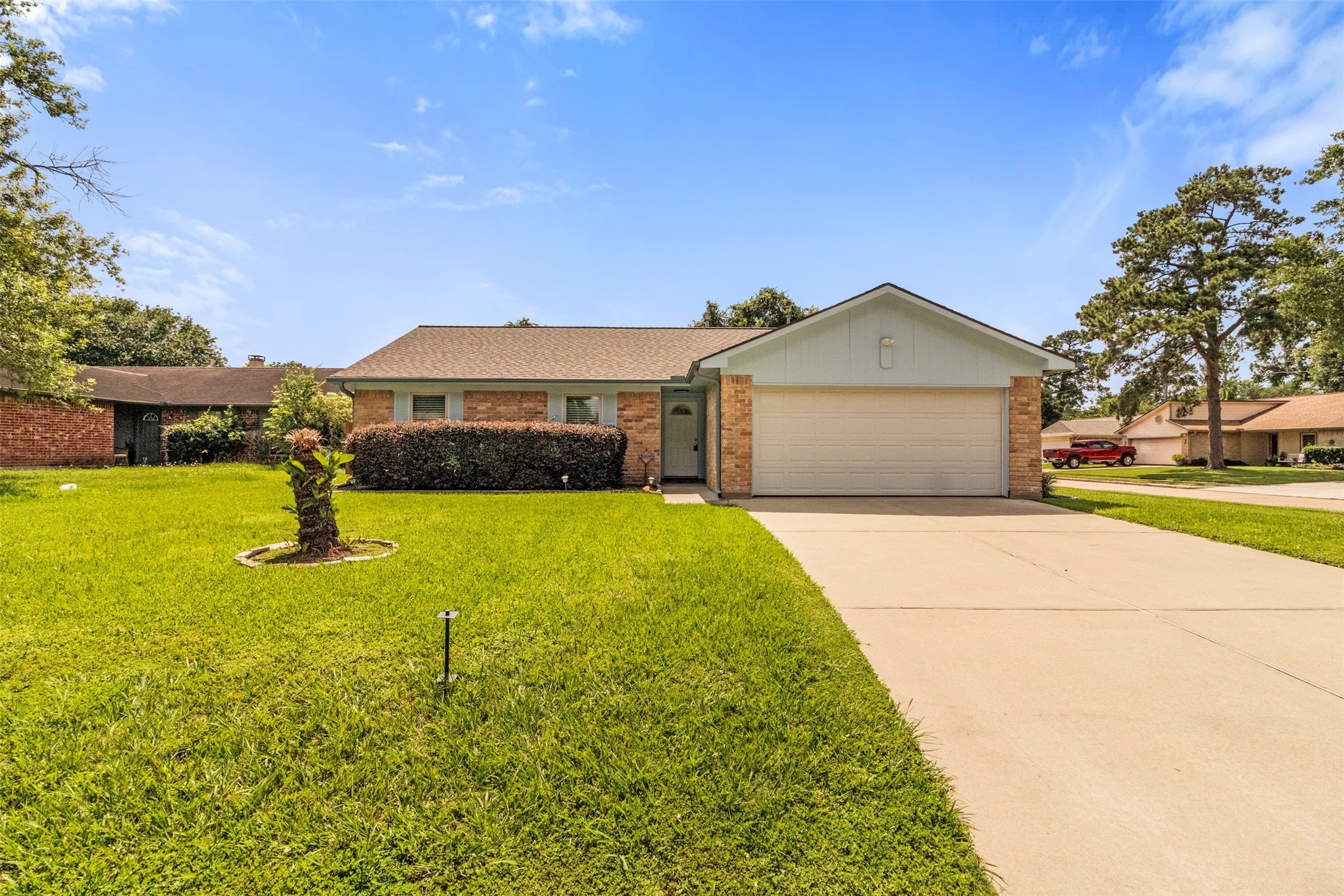 16319 Pitch Pine Drive Property Photo 1