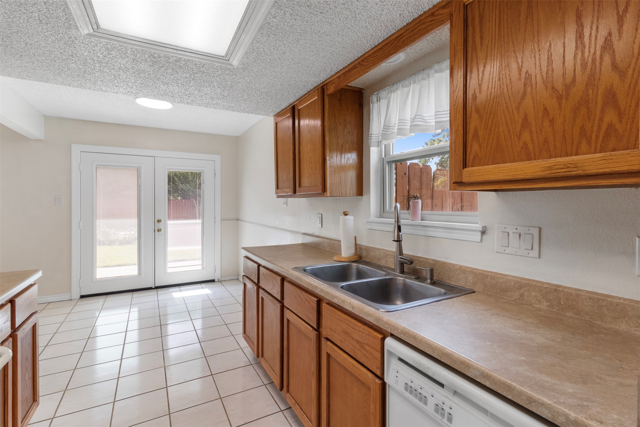 16319 Pitch Pine Drive Property Photo 13
