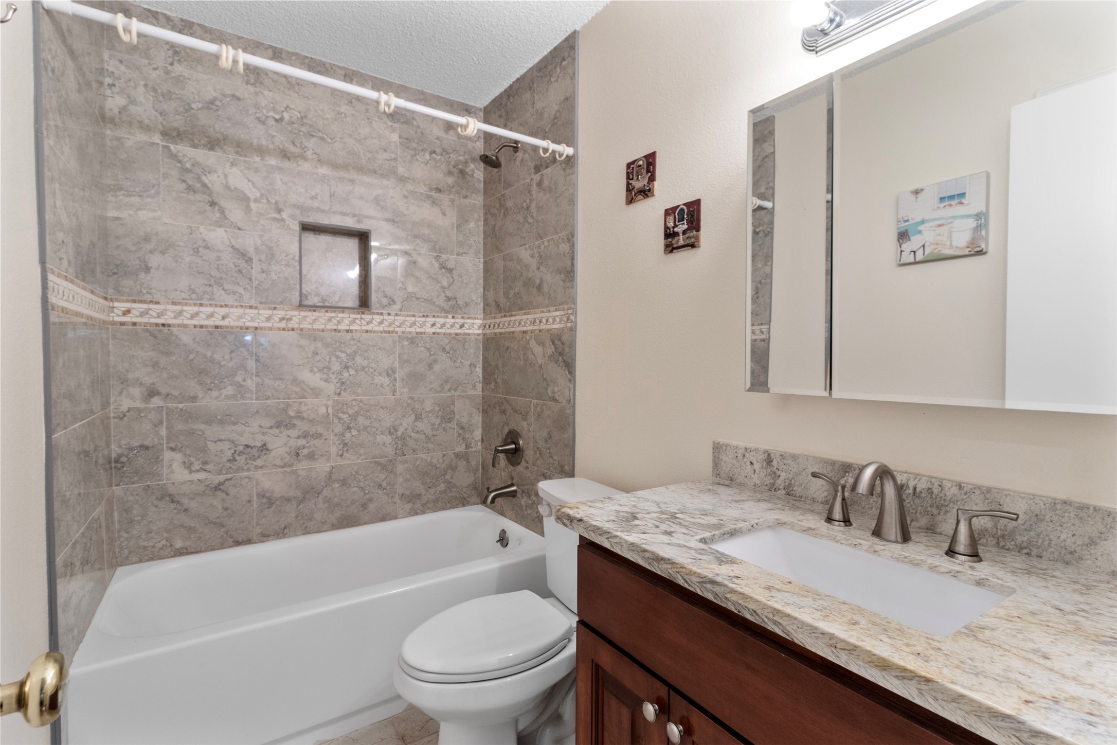 16319 Pitch Pine Drive Property Photo 16
