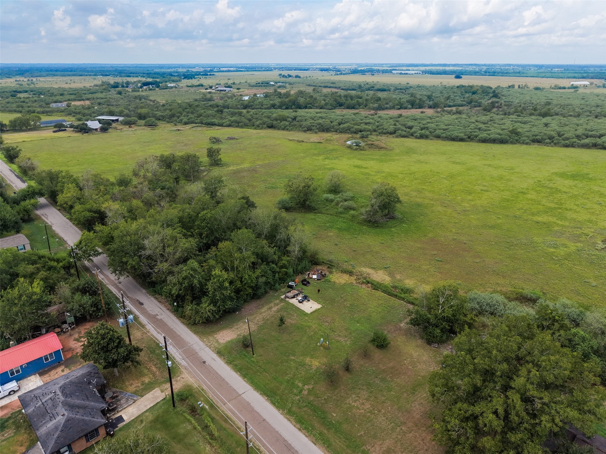 1431 Oil Field Road Property Photo 6