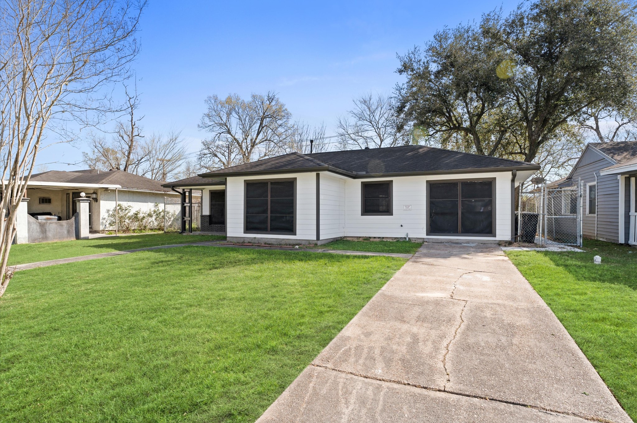 5326 Newkirk Lane Property Photo 3