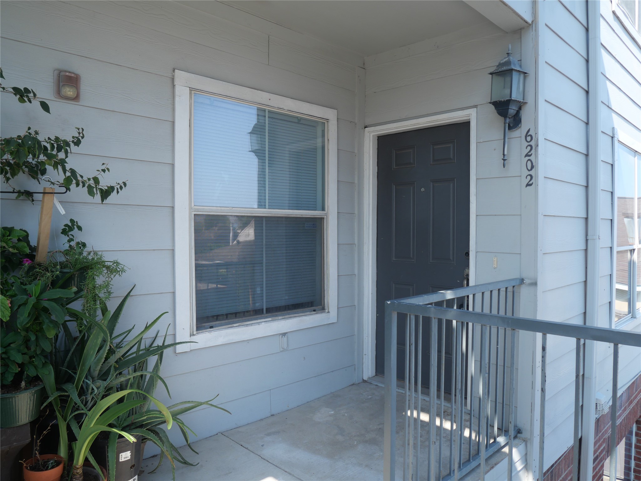 6289 Wilcrest Drive 6202 Property Photo 1