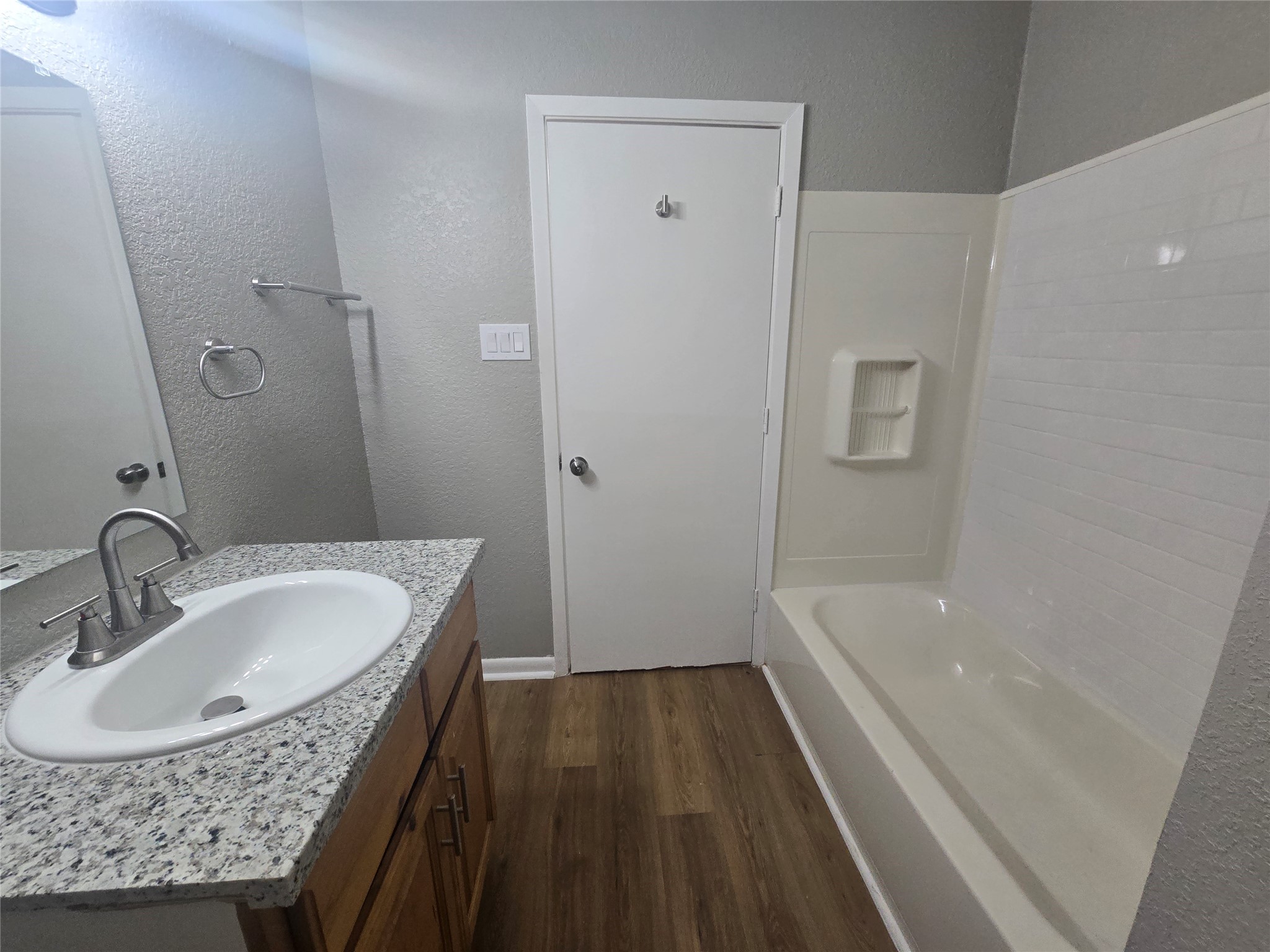 4217 Sealy Avenue 9 Property Photo 2