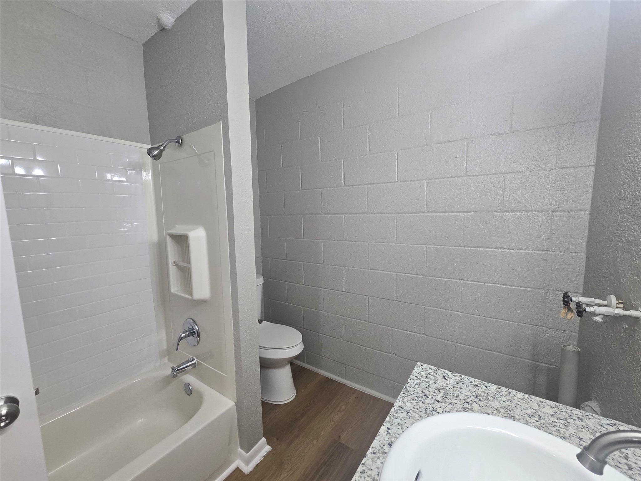 4217 Sealy Avenue 9 Property Photo 3