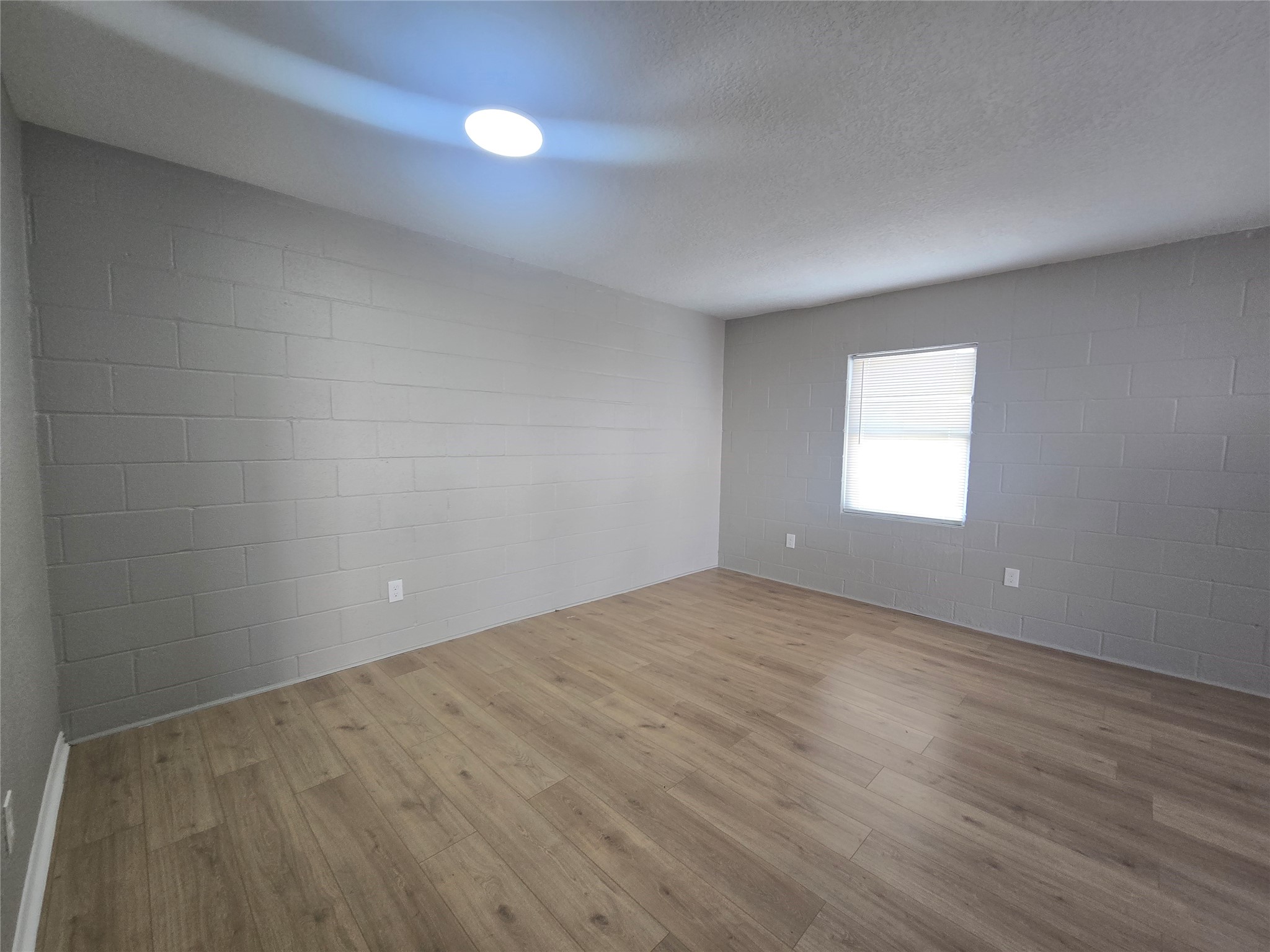 4217 Sealy Avenue 9 Property Photo 7
