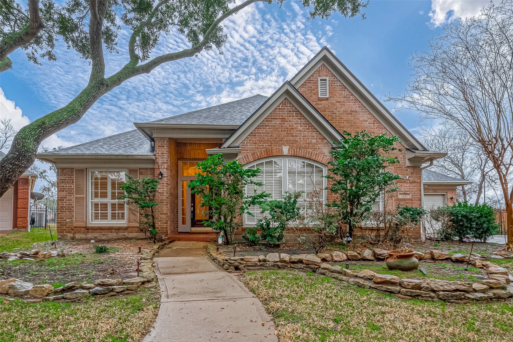 7402 Stone Arbor Drive Property Photo 1