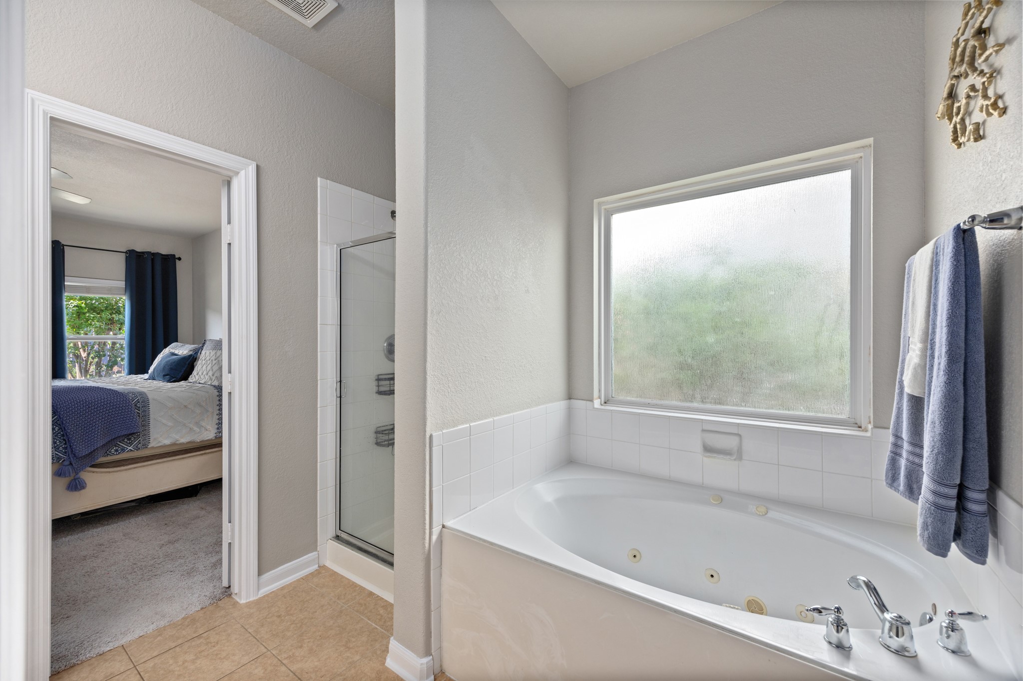 9611 Darbey Trace Drive Property Photo 15