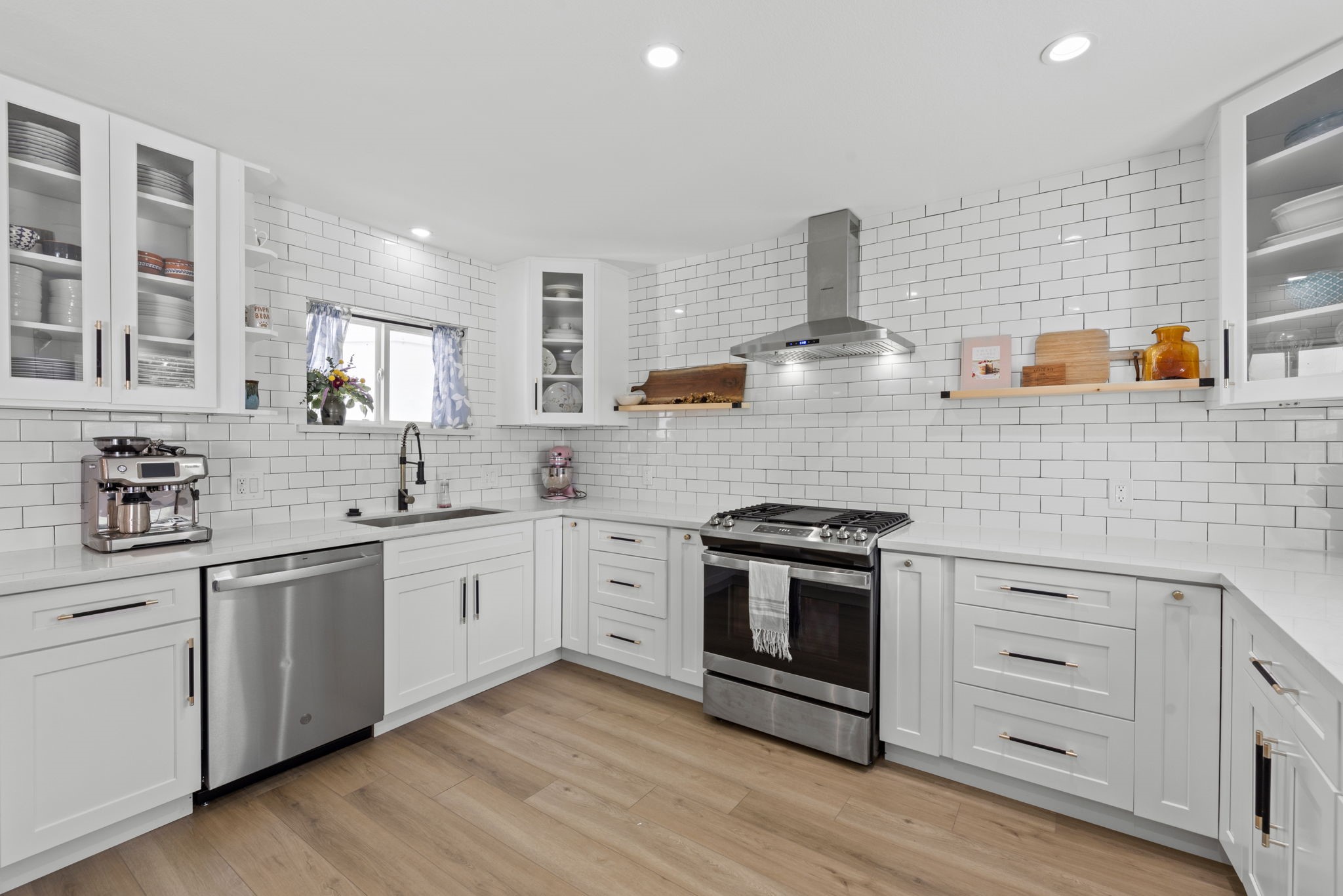 3421 Wentworth Street Property Photo 5