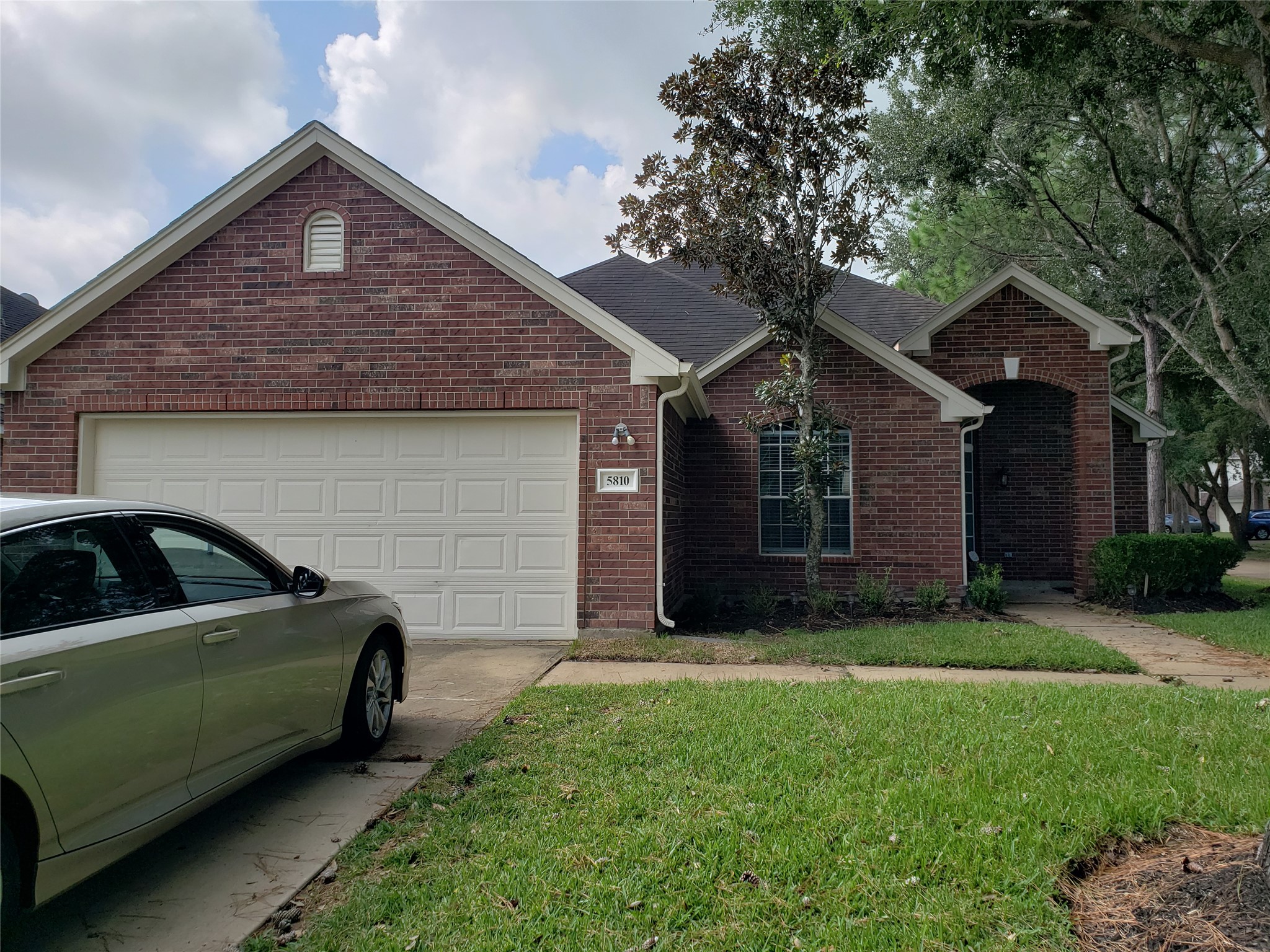 5810 Willow Park Drive Property Photo 1
