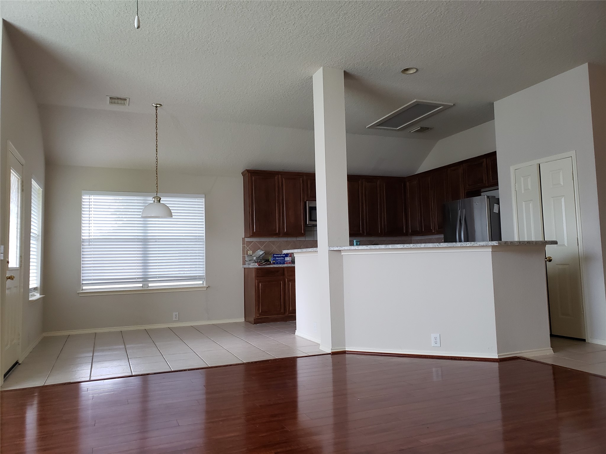 5810 Willow Park Drive Property Photo 7