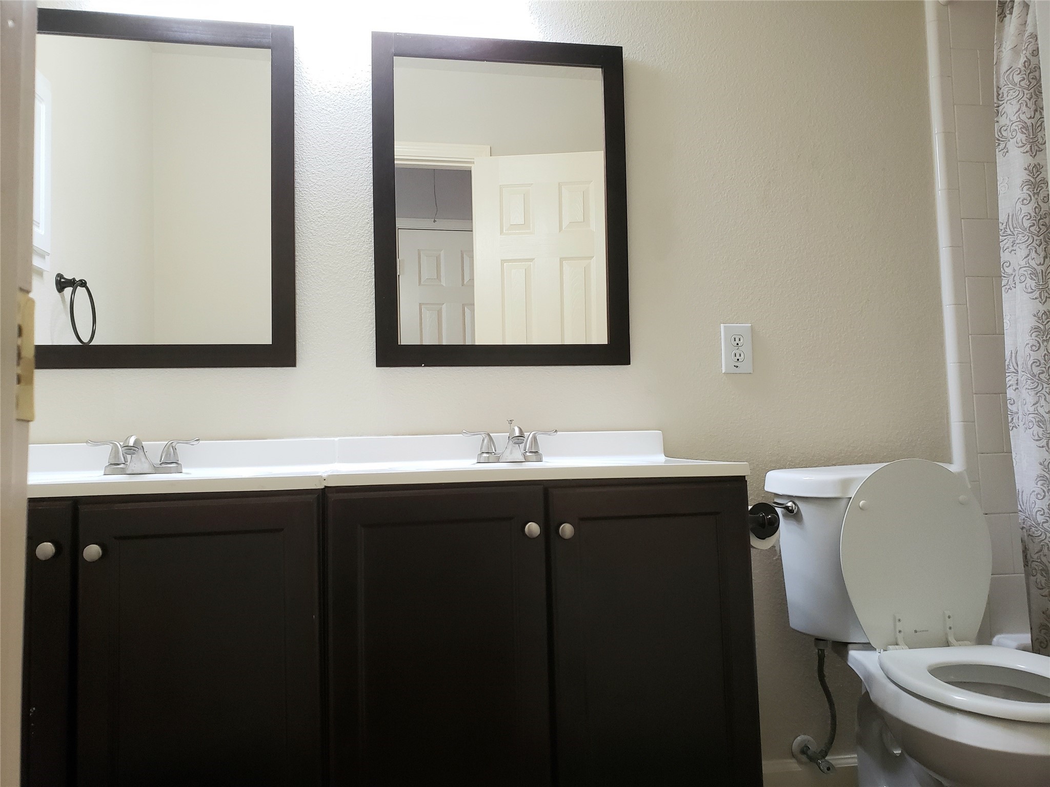 5810 Willow Park Drive Property Photo 17