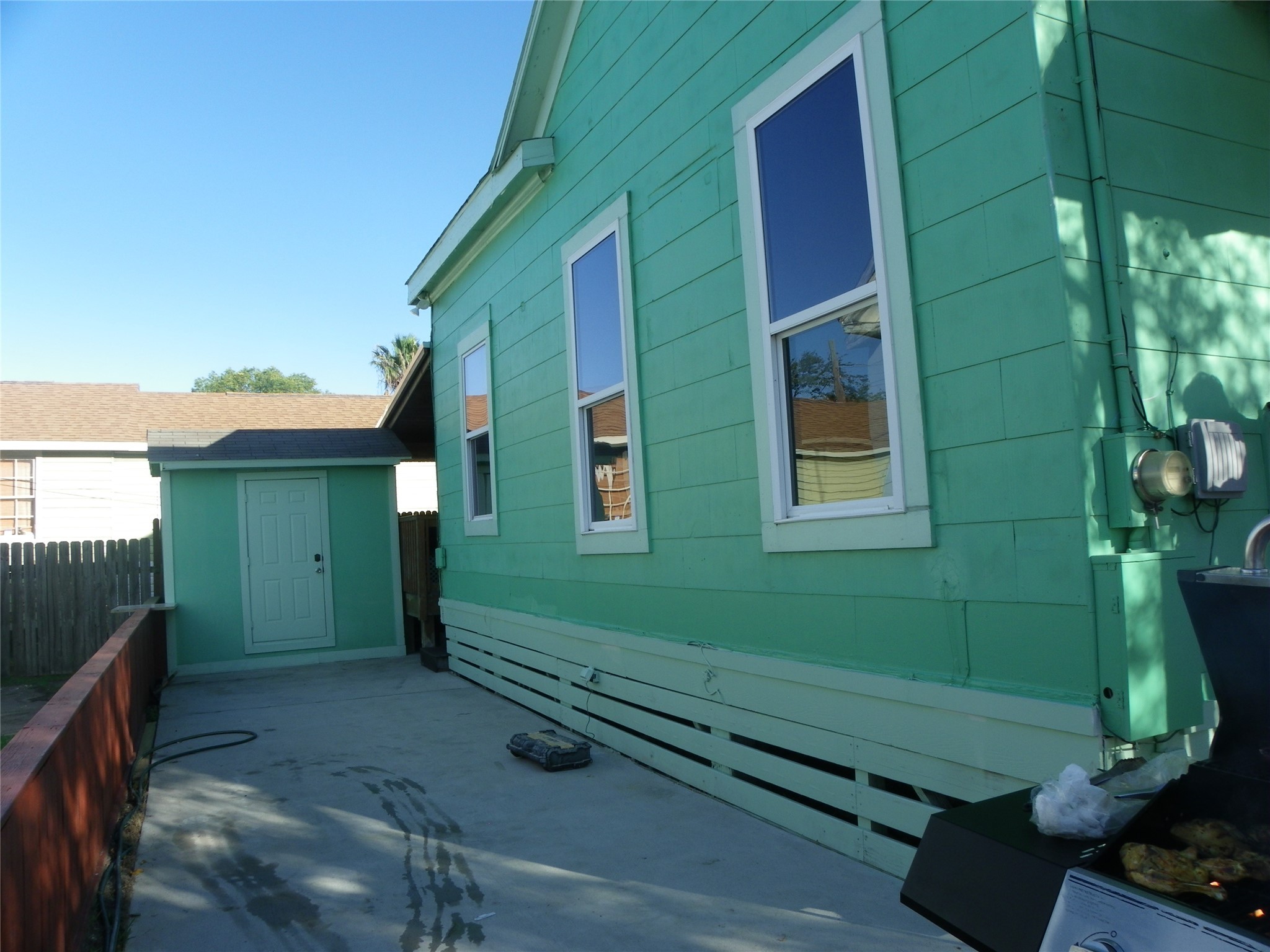 1106 40th Street Property Photo 2
