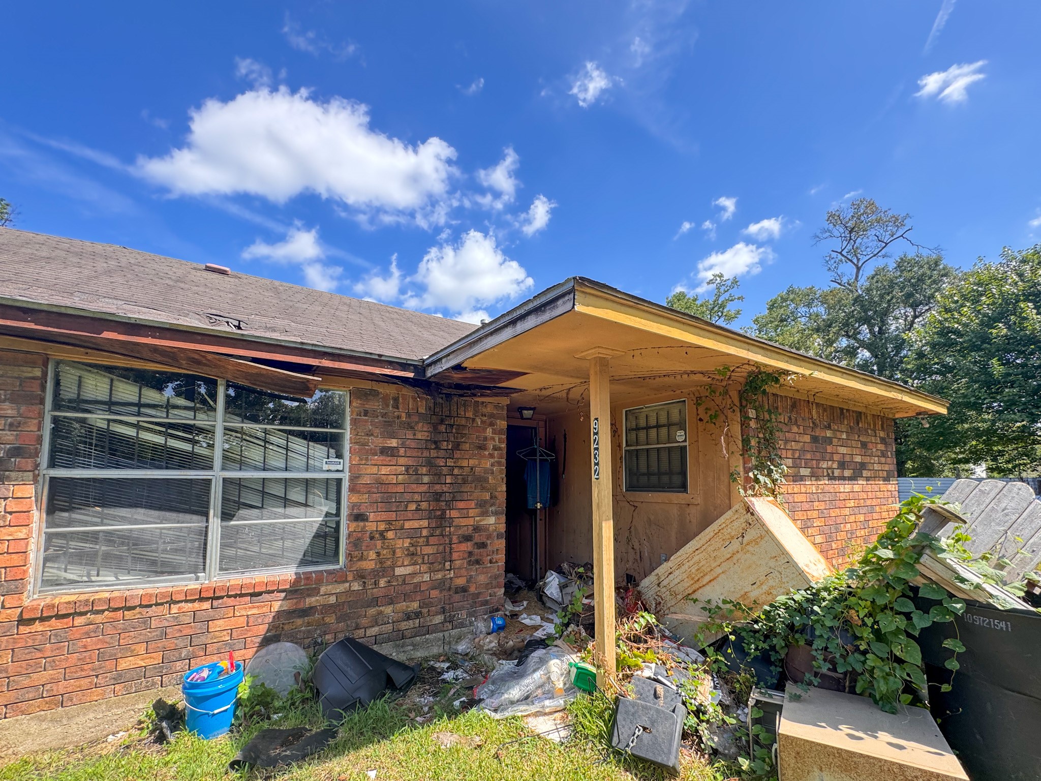 9232 Kelburn Drive Property Photo 1