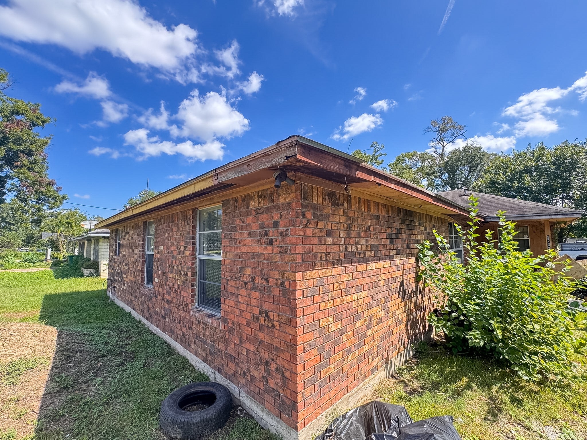 9232 Kelburn Drive Property Photo 2