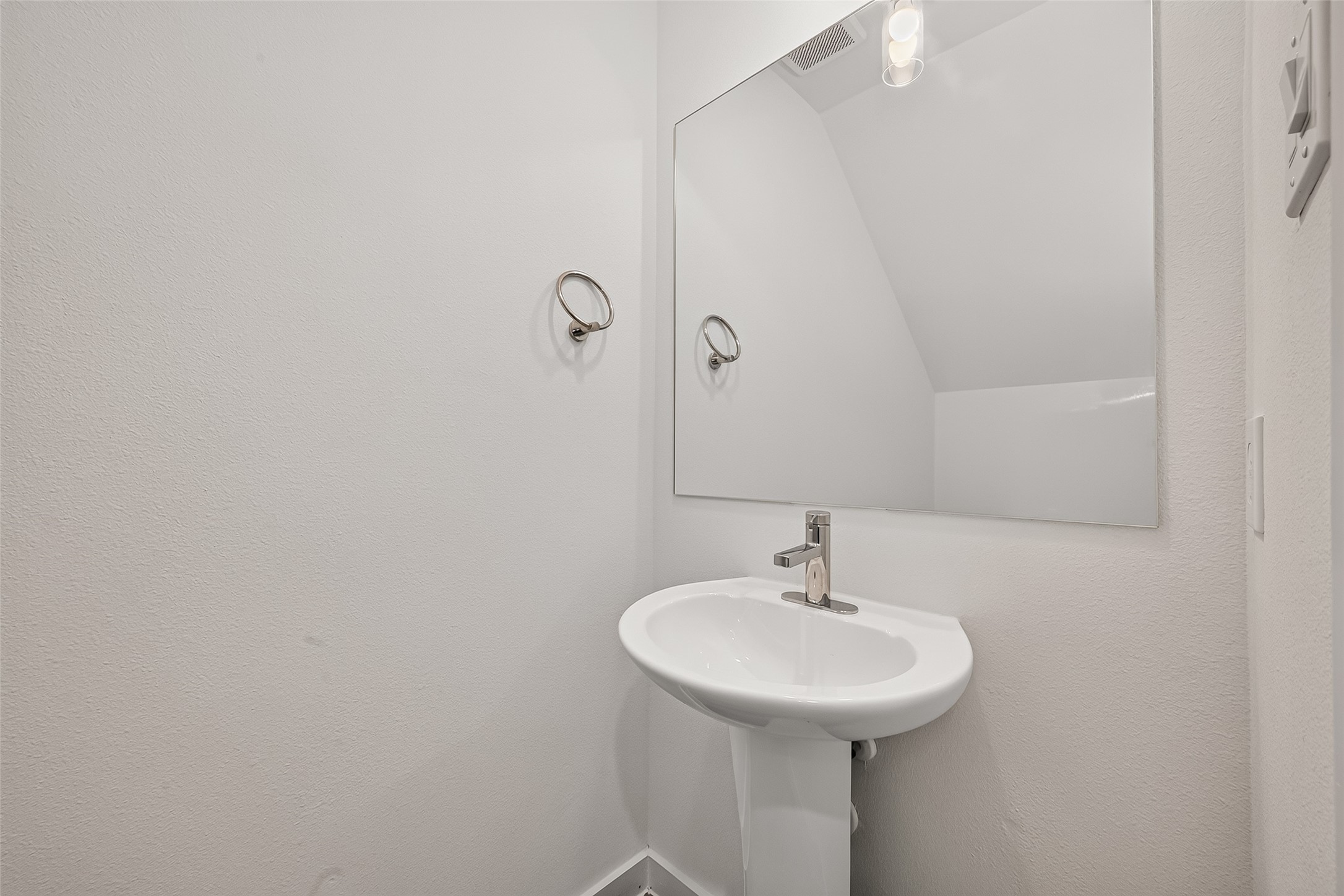 2714 Discovery Trails Court Property Photo 22
