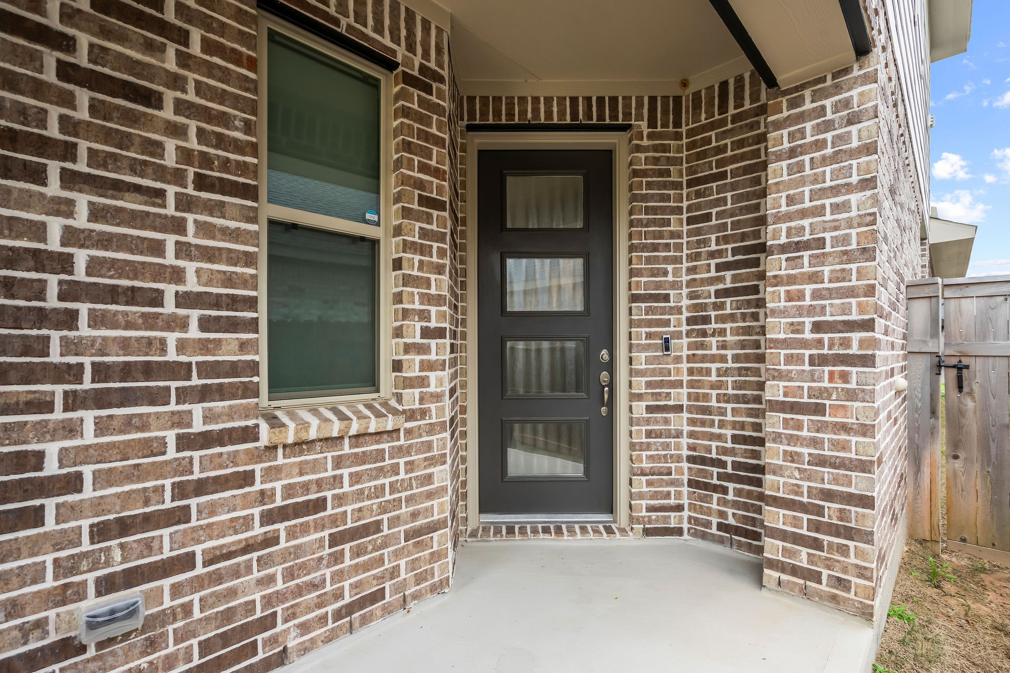 4106 Sherman Oak Lane Property Photo 4