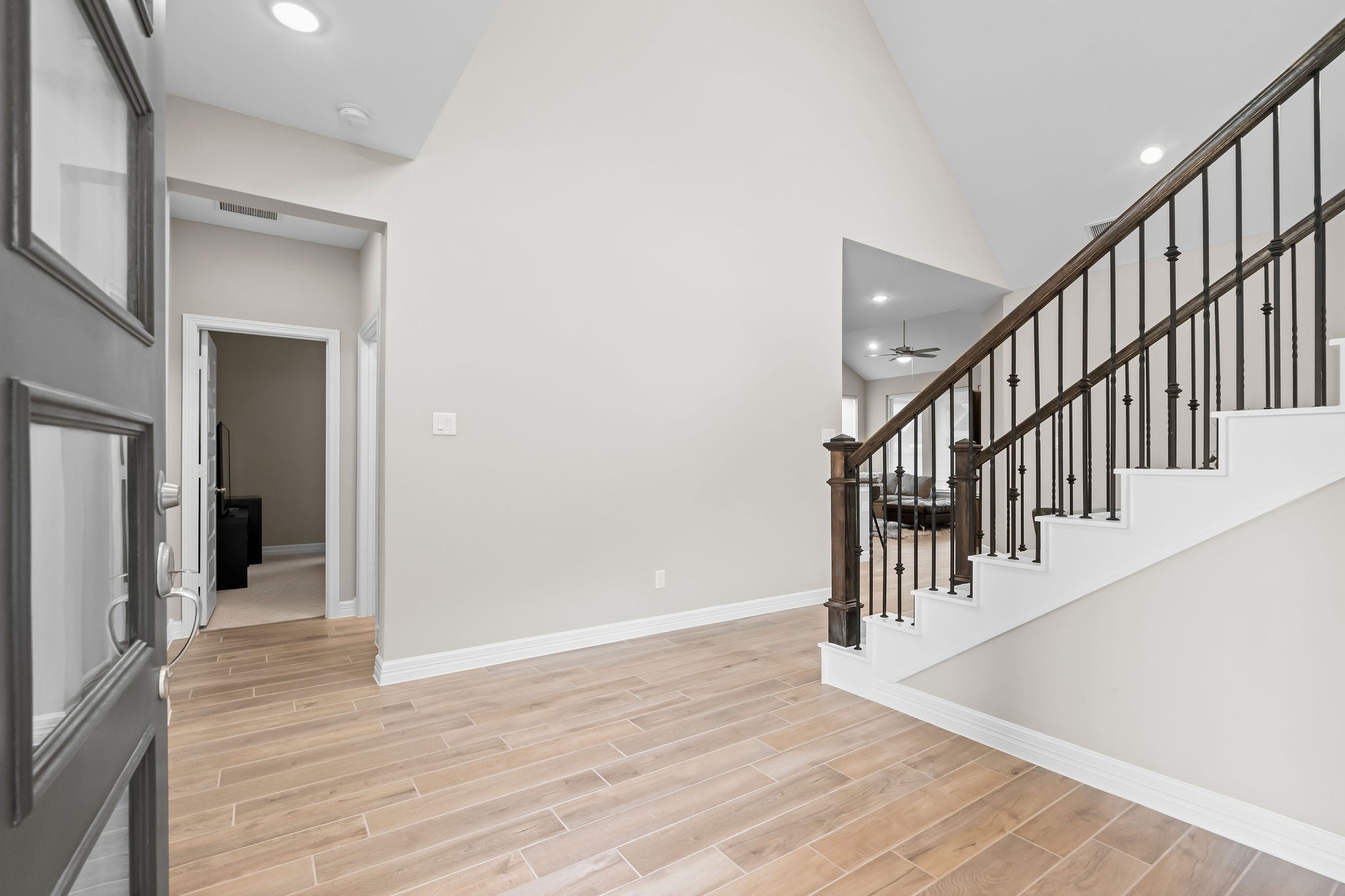 4106 Sherman Oak Lane Property Photo 5