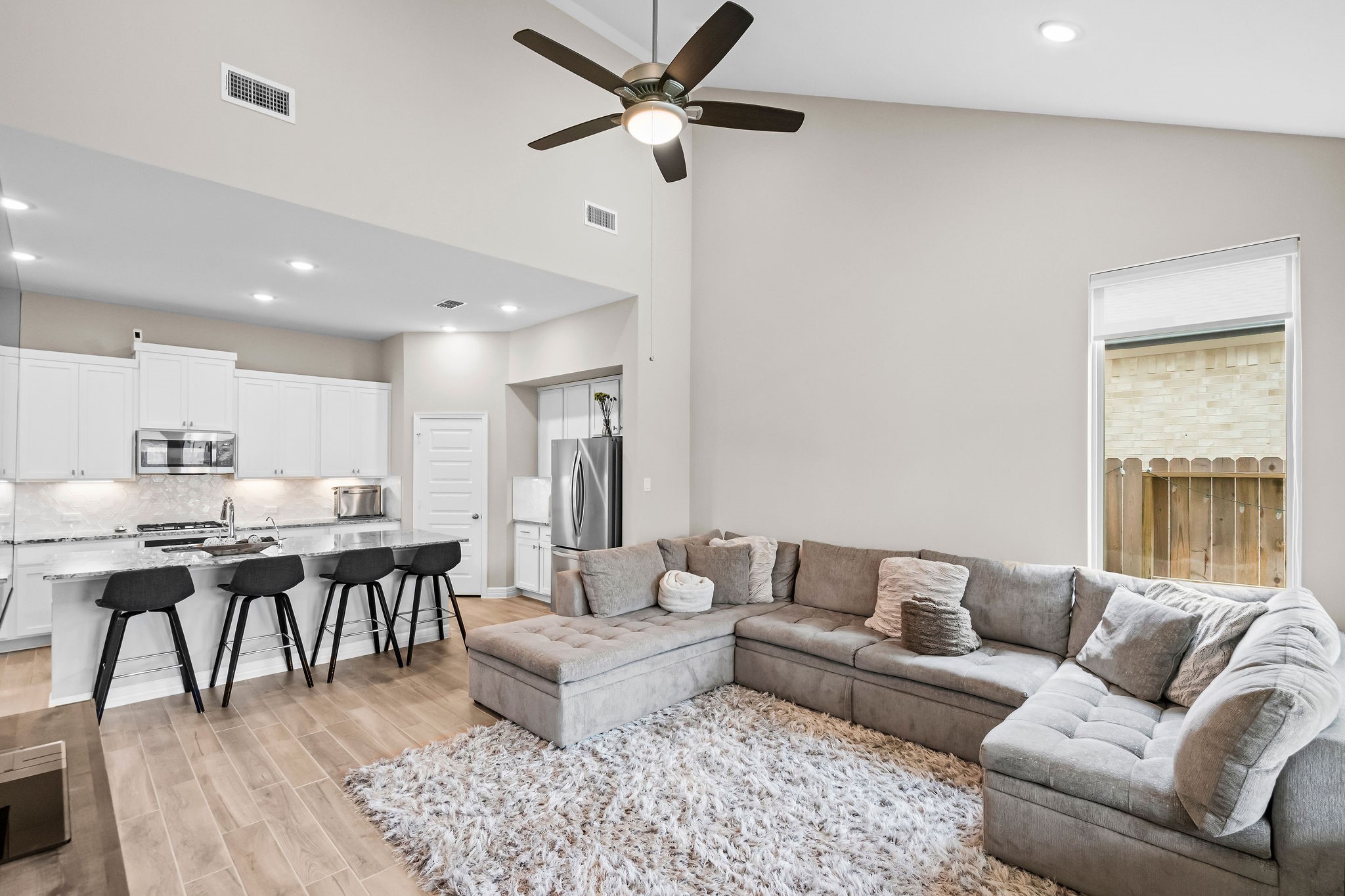 4106 Sherman Oak Lane Property Photo 10